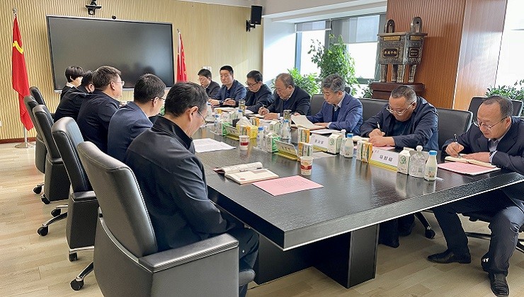 张懿笃一行到甘肃农垦庄园牧场调研指导工作
